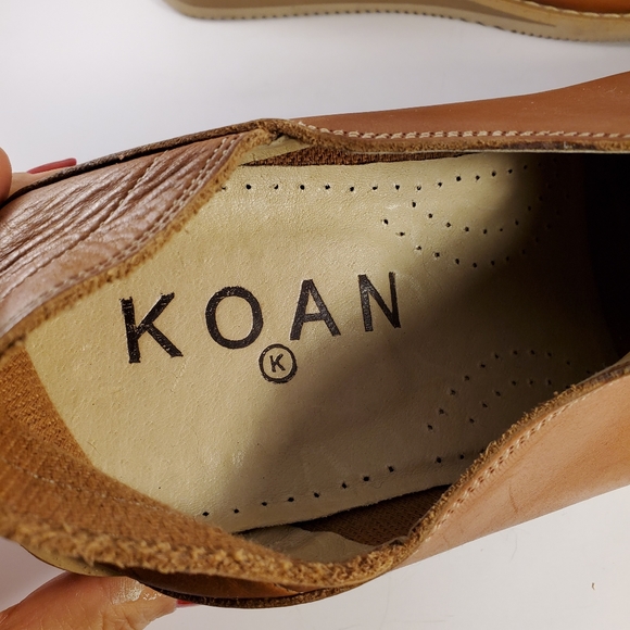 Koan Men's Leather Slip Ons - Picture 8 of 9